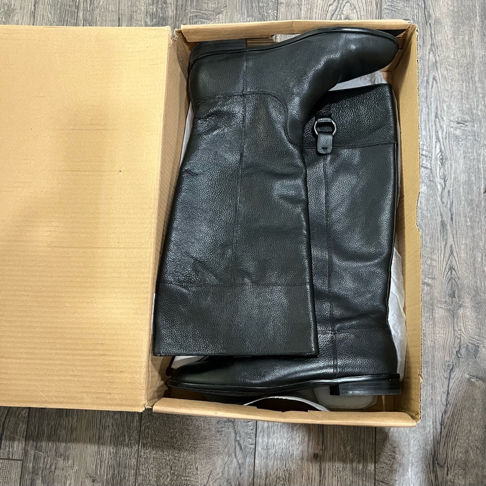 Authentic Black Leather Boots!!! In great condition!
